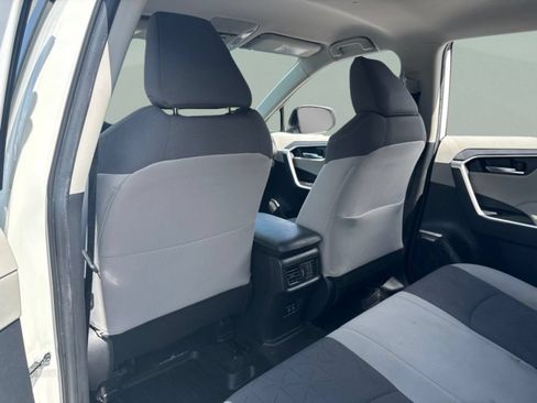 Used 2020 Toyota RAV4 XLE FWD image 22