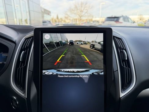 Used 2024 Ford Edge SE image 22