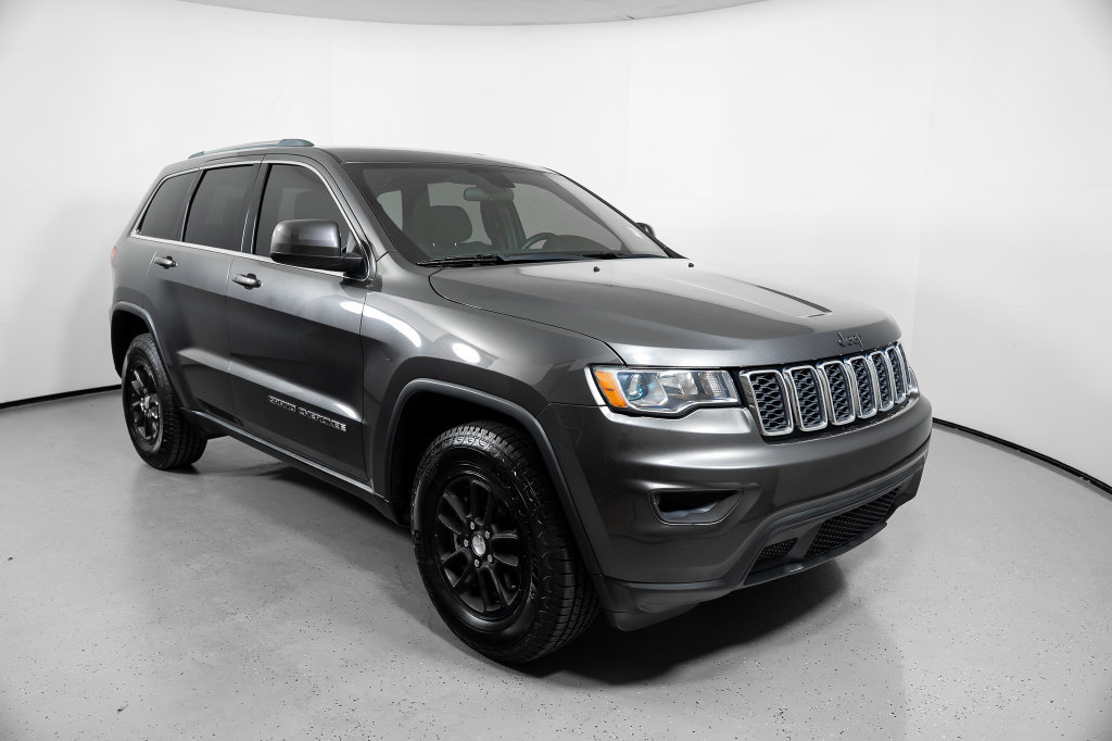 Used 2018 Jeep Grand Cherokee Laredo RWD image 2
