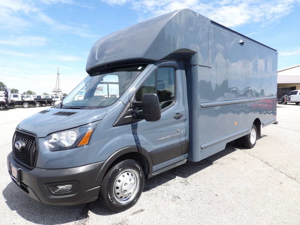 Used 2022 Ford Transit 350 DRW RWD image 3