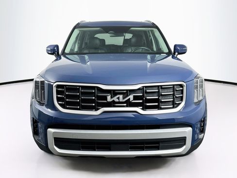 Used 2025 Kia Telluride S AWD/4WD image 2