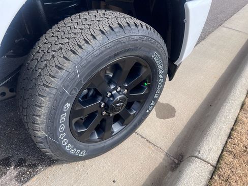 New 2026 RAM 2500 Laramie AWD/4WD image 14