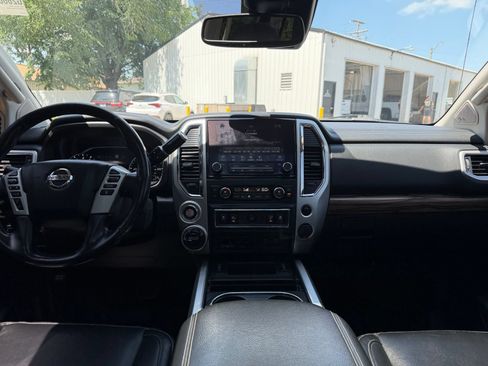 Used 2021 Nissan Titan SL w/ Moonroof Package AWD/4WD image 17