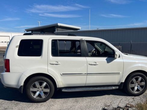 Used 2013 Honda Pilot Touring image 1
