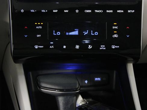 Certified 2024 Hyundai Tucson SEL w/ Convenience Package FWD image 23