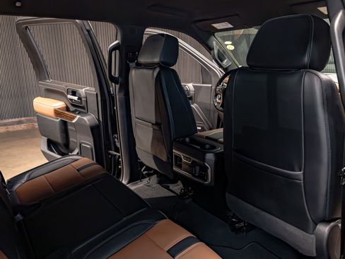 Used 2023 Chevrolet Silverado 2500 High Country w/ Technology Package image 27