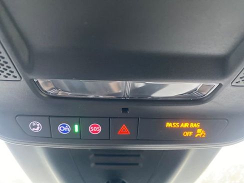 Used 2025 Chevrolet Equinox EV LT image 32