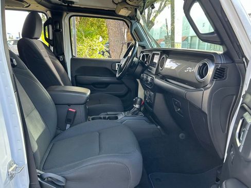 Certified 2021 Jeep Wrangler Unlimited Sahara w/ LED Lighting Group image 36