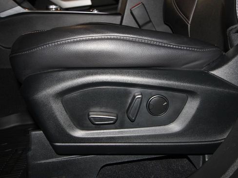 Used 2023 Ford Explorer Limited w/ Limited Technology Package image 9