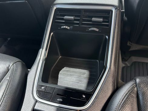 Used 2019 Porsche Panamera image 34