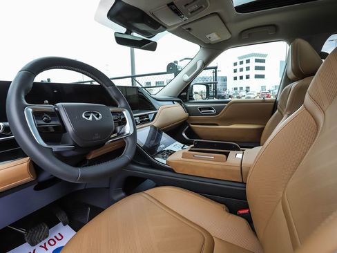 Used 2025 INFINITI QX80 Luxe AWD/4WD image 10