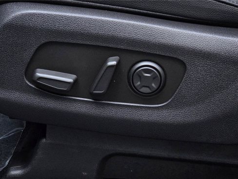 Certified 2024 Kia Carnival SX Prestige FWD image 16