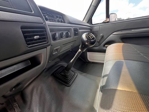 Used 1993 Ford F150 XL image 51