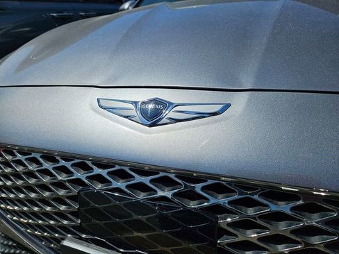 Used 2023 Genesis G70 2.0T RWD image 3