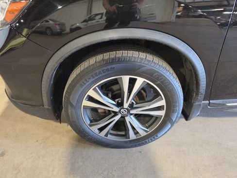 Used 2017 Nissan Rogue SL AWD/4WD image 3