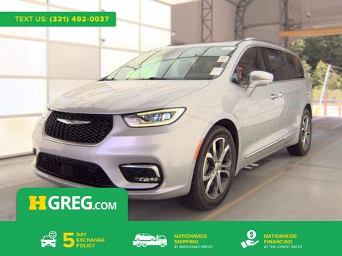 Used 2022 Chrysler Pacifica Pinnacle AWD/4WD image 1