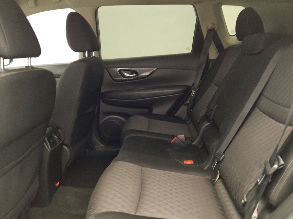 Used 2020 Nissan Rogue S w/ Special Edition Package FWD image 18