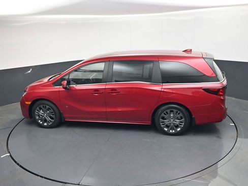 New 2026 Honda Odyssey Touring image 22
