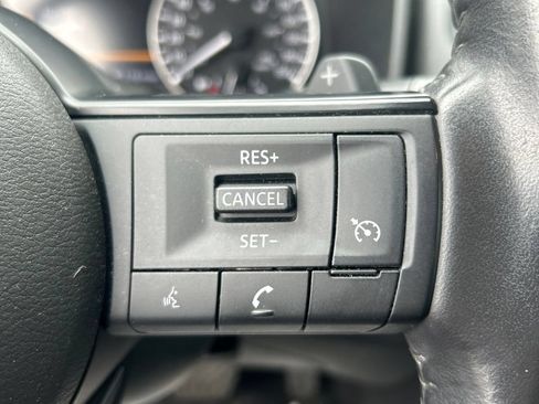 Used 2022 Nissan Rogue S FWD image 19