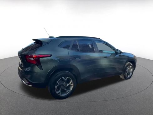 Used 2025 Chevrolet Trax LT image 15