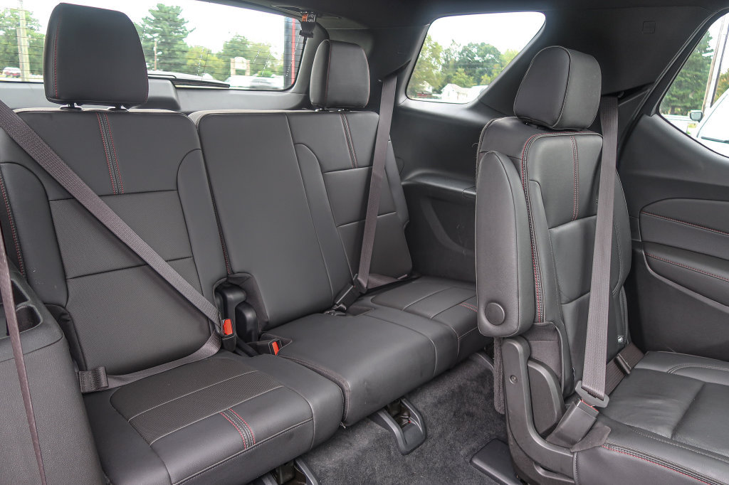 Used 2023 Chevrolet Traverse RS AWD/4WD image 16