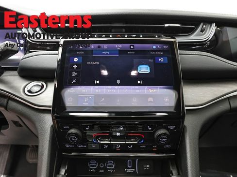 Used 2023 Jeep Grand Cherokee 4WD 4xe image 12