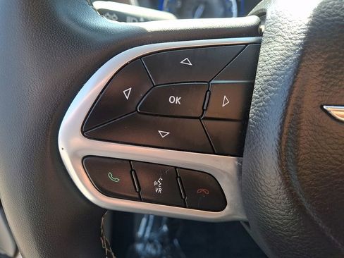 Used 2023 Chrysler Voyager LX FWD image 23