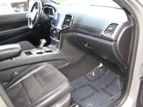 Used 2021 Jeep Grand Cherokee Laredo X AWD/4WD image 15