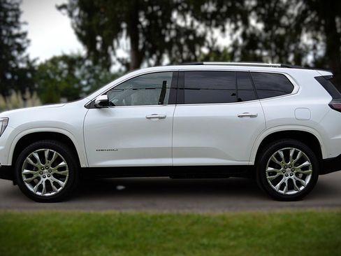 Used 2024 GMC Acadia Denali w/ Super Cruise Package AWD/4WD image 8