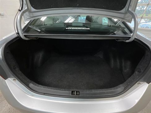 Used 2014 Toyota Corolla LE FWD image 22