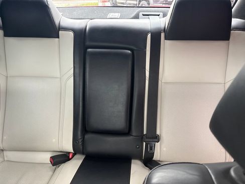 Used 2015 Dodge Challenger SXT Plus w/ Driver Convenience Group RWD image 14