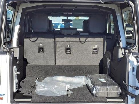 New 2023 Jeep Wrangler Unlimited Rubicon 4xe w/ Cold Weather Group image 11