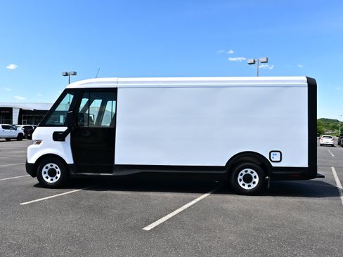 Used 2024 Chevrolet Brightdrop 600 w/ Commercial Equipment Package AWD/4WD image 5