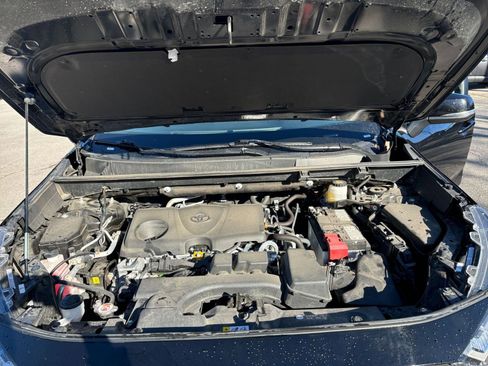 Used 2025 Toyota RAV4 XLE image 32