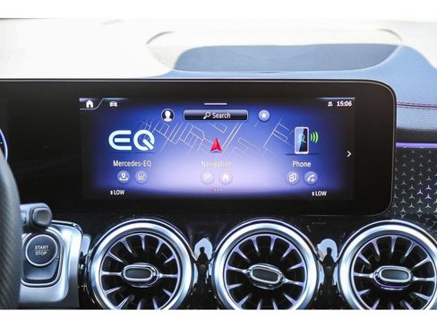 Used 2024 Mercedes-Benz EQB 300 4MATIC image 12