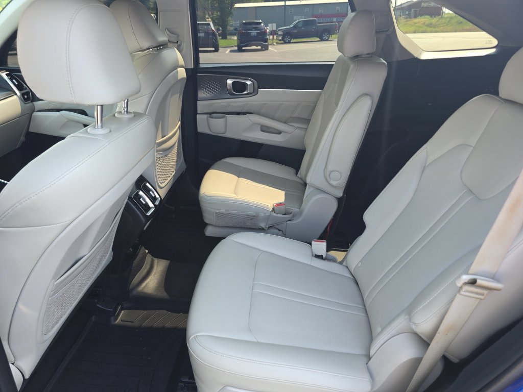 Used 2022 Kia Sorento SX FWD image 17