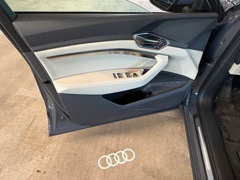 Used 2024 Audi Q8 e-tron Premium AWD/4WD image 19