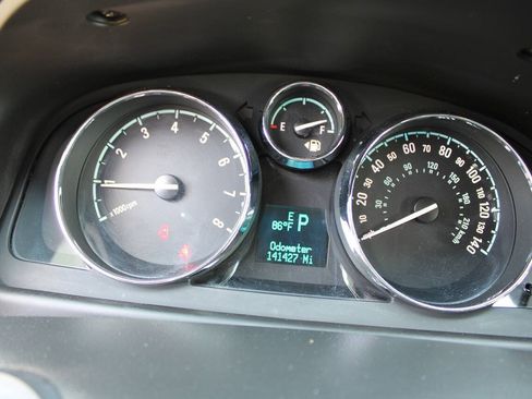 Used 2014 Chevrolet Captiva Sport LTZ FWD image 21