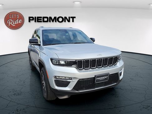 New 2025 Jeep Grand Cherokee Limited w/ Luxury Tech Group II image 5