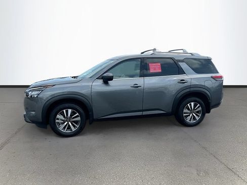 Certified 2025 Nissan Pathfinder SL AWD/4WD image 4