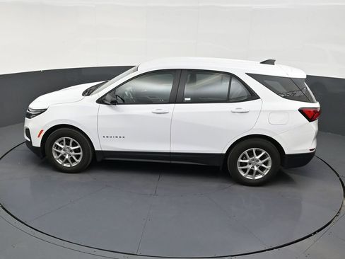 Used 2024 Chevrolet Equinox LS FWD image 13