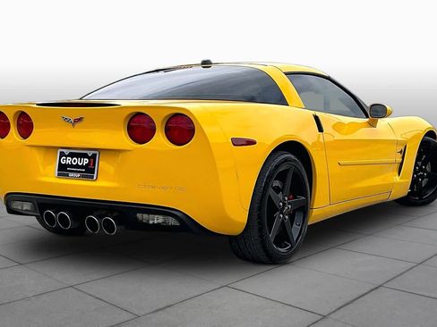 Used 2005 Chevrolet Corvette Coupe w/ Preferred Equipment Group RWD image 11