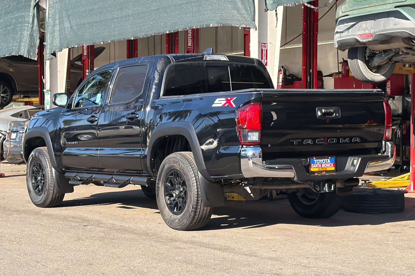 Used 2023 Toyota Tacoma SR5 RWD image 6