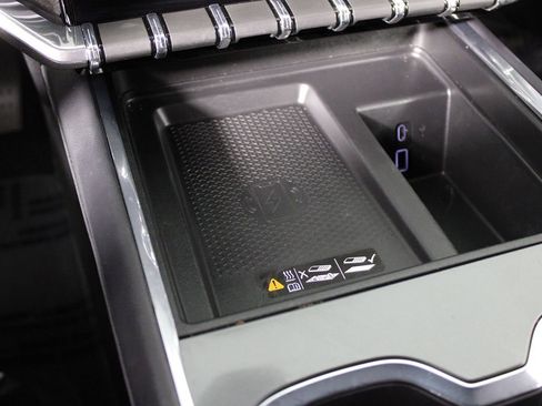 Used 2025 GMC Acadia Elevation image 16