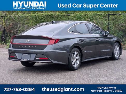 Used 2023 Hyundai Sonata SE w/ Preferred Accessory Package FWD image 5