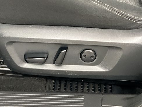Used 2024 Nissan Rogue SV FWD image 15