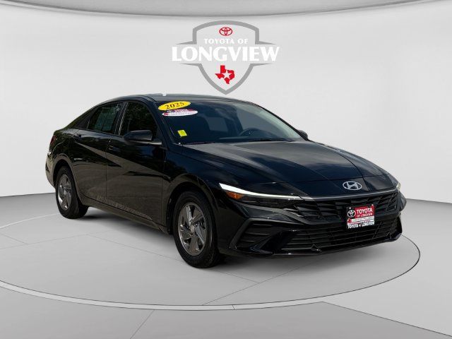 Used 2025 Hyundai Elantra SE FWD image 7
