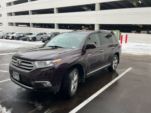 Used 2012 Toyota Highlander Limited image 2