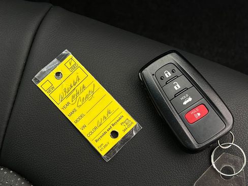 Used 2018 Toyota Camry XSE image 26