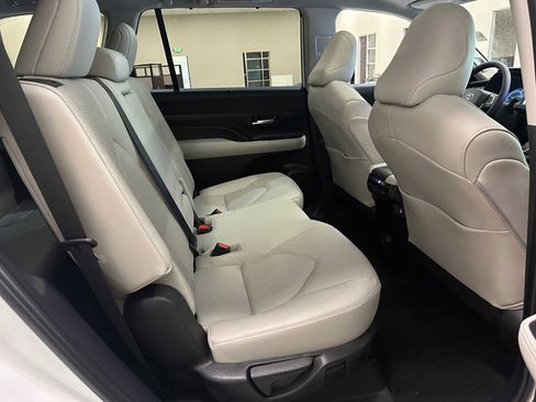 Certified 2026 Toyota Grand Highlander AWD image 26